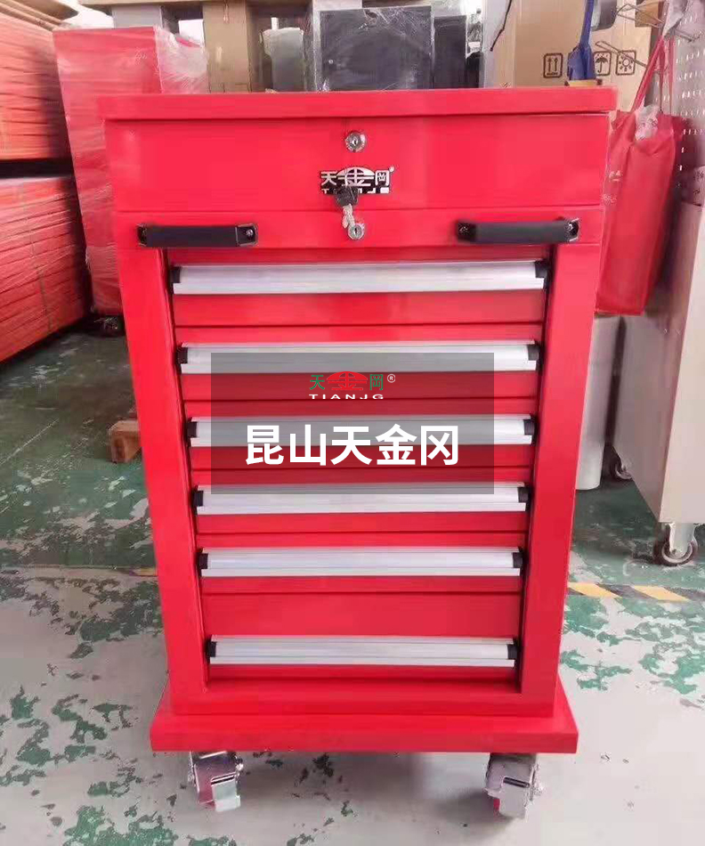 昆山天金岡年產17000臺鉗工工具柜，每一臺柜子的出庫都是用了心，認了真的
