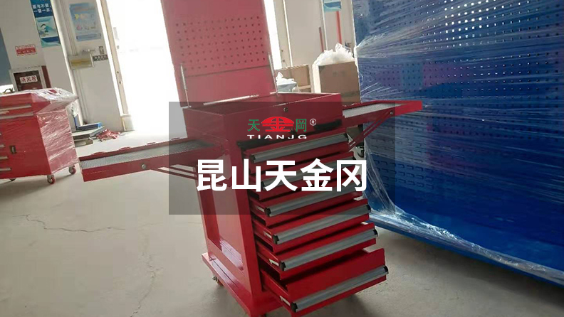 鉗工工具柜廠家秉承“天的胸懷、金的品質、岡的服務”