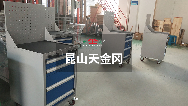 鉗工工具柜廠家天金岡18年堅持產品的品質，從未松懈